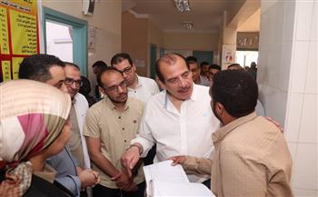نائب وزير الصحة يتفقد المنشآت الطبية بمحافظة قنا ويُوجه بتحويل المقصرين للتحقيق