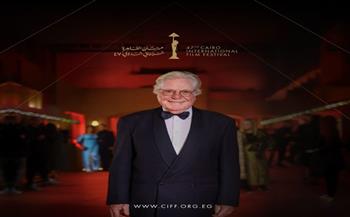  تكريم رئيس مهرجان القاهرة بجائزة شخصية العام السينمائية العربية