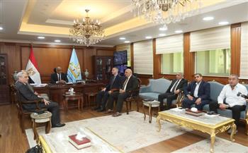 محافظ كفر الشيخ يبحث مع “إيكم” استغلال قش الأرز لإنتاج ألواح MDF ضمن مشروعات الاقتصاد الأخضر