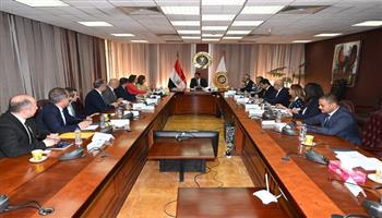 وزير الصناعة يبحث مع «غوروك» التركية إنشاء مصنع زجاج ضخم في مصر للتصدير