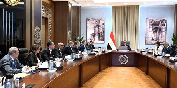 رئيس الوزراء يُتابع موقف سداد مستحقات هيئة المجتمعات العمرانية الجديدة لدى عدد من الوزارات والجهات 