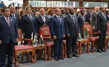 بالصور.. الرئيس السيسي يشارك في الجلسة الافتتاحية لقمة إفريقيا – فرنسا بالعاصمة الكينية نيروبي