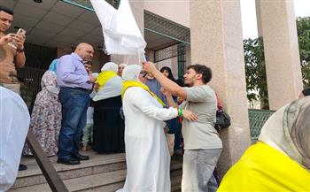 محافظ الإسماعيلية يتابع انطلاق فوج حجاج الجمعيات إلى الأراضي المقدسة