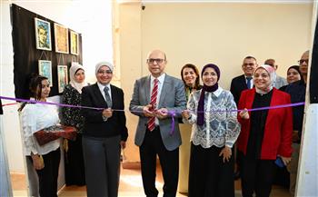 الدكتور المنشاوي يفتتح معرضين فنيين بكلية التربية النوعية جامعة أسيوط