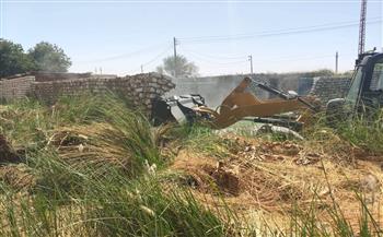 محافظ أسوان: التنسيق مع اللجنة الوزاريةوإزالة وإسترداد ١٢ قطعة أرض أملاك دولة بمركز إدفو