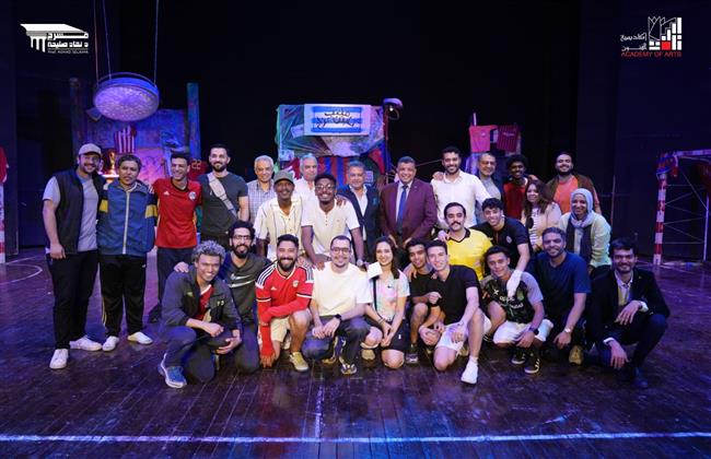 نجوم الفن وكرة القدم في مسرح نهاد صليحة لمشاهدة عرض «فريق الكابتن يحيى الناشد»