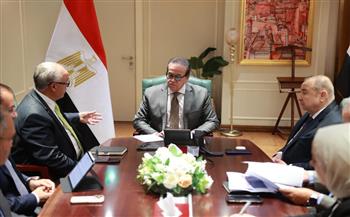 وزير الصحة يبحث مع رئيس غرفة صناعة الدواء تعزيز توطين صناعة الدواء ودعم الاكتفاء الذاتي
