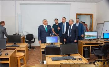 رئيس جامعة طنطا يجري جولة تفقدية موسعة بكلية الآداب ويلتقي بعدد من الطلاب الوافدين   