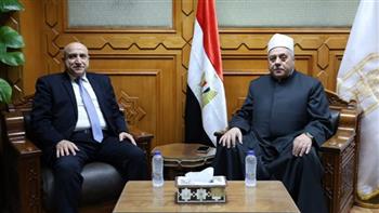القائم بأعمال وكيل الأزهر ومدير البرامج الدولية بالجامعة العالمية بلبنان يبحثان التعاون المشترك
