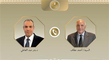 وزير الخارجية ونظيره الجزائري يبحثان هاتفيا العلاقات الثنائية والقضايا الإقليمية