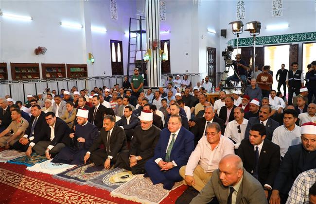 احتفاءً بذكرى مولده.. مفتي الجمهورية يؤدي صلاة الجمعة بمسجد عبدالحليم محمود بالشرقية