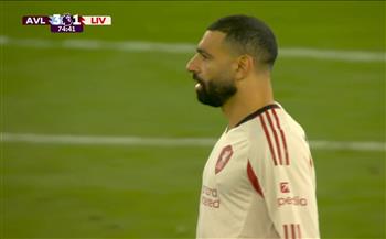 الدوري الإنجليزي.. سلوت يستنجد بمحمد صلاح بعد التأخر أمام أستون فيلا بثلاثية
