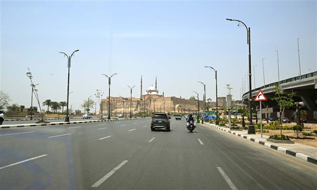 مدبولي يتفقد أعمال تطوير السيدة عائشة والسيدة نفيسة ومحور صلاح سالم الجديد   