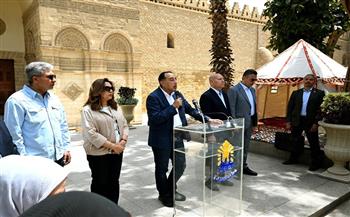 مدبولي يوجه بتنظيم فعاليات أسبوعية في “شارع الفن” لدعم المواهب الشابة