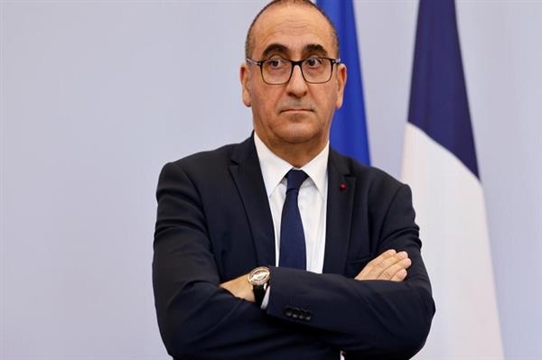 وزير الداخلية الفرنسي يعد بإجراءات استثنائية في باريس خلال نهائي دوري أبطال أوروبا 