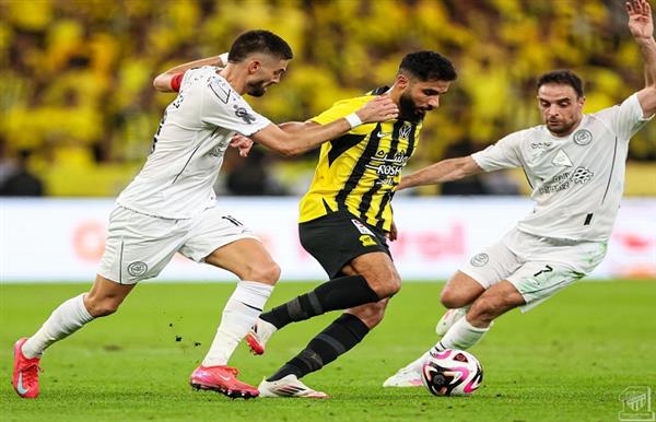 الشباب يسعى لتحسين موقفه بالدوري السعودي اليوم أمام اتحاد جدة 