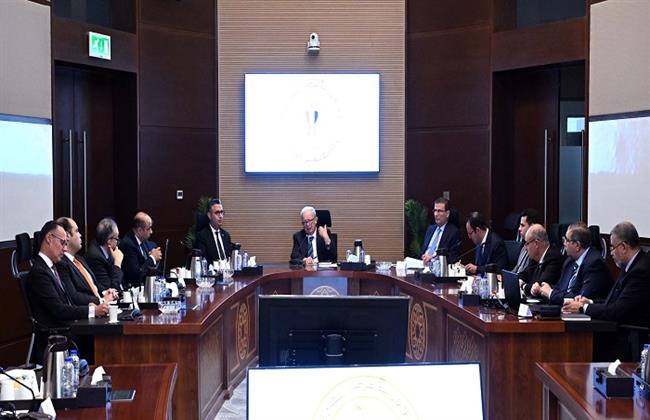 نائب رئيس الوزراء للشئون الاقتصادية يتابع موقف زيادة الاحتياطي الاستراتيجي من السلع الغذائية
