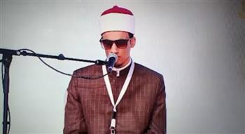 القارئ محمد أحمد حسن يتلو آيات من القرآن في حفل "الدلتا الجديدة"