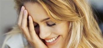 5 أشياء غريبة تفعلها النساء عند الوقوع في الحب.. وفقاً لعلم النفس