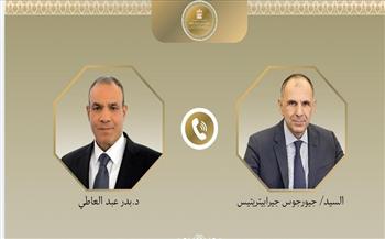 وزير الخارجية يبحث مع نظيره اليوناني سبل دعم العلاقات الثنائية والتطورات الإقليمية وسبل خفض التصعيد في المنطقة