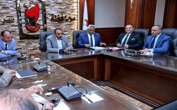 محافظ سوهاج يشارك في اجتماع برنامج التنمية المحلية بصعيد مصر