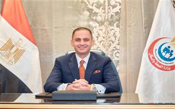 وزير الصحة يهنئ نائبه بمناسبة فوزه بجائزة الطبيب العربي في مجال «الحوكمة الرشيدة»