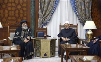 شيخ الأزهر يتلقى اتصالًا هاتفيًّا من قداسة البابا تواضروس للتهنئة بقرب حلول عيد الأضحى 