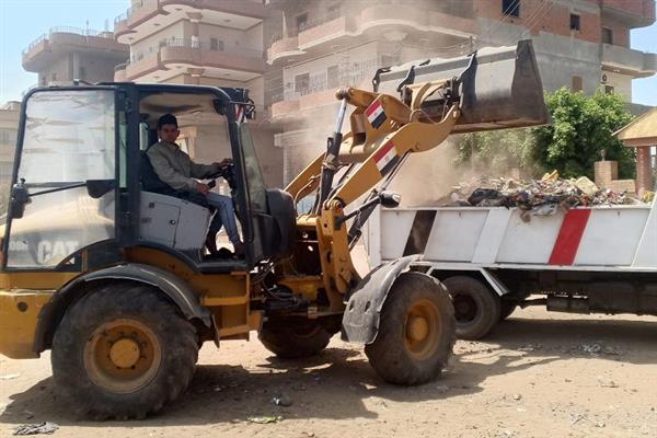 محافظ الغربية: رفع 350 طن مخلفات والتعامل مع 9 بؤر في 7 مراكز ومدن 
