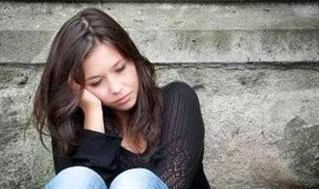 دوامة "ماذا لو".. كيف تتغلبين على التفكير المقلق وتستعيدين هدوءك؟