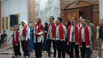 الاحتفال بعيد العمال بمشاركة كورال الأطفال والفنون الشعبية بثقافة المنيا 