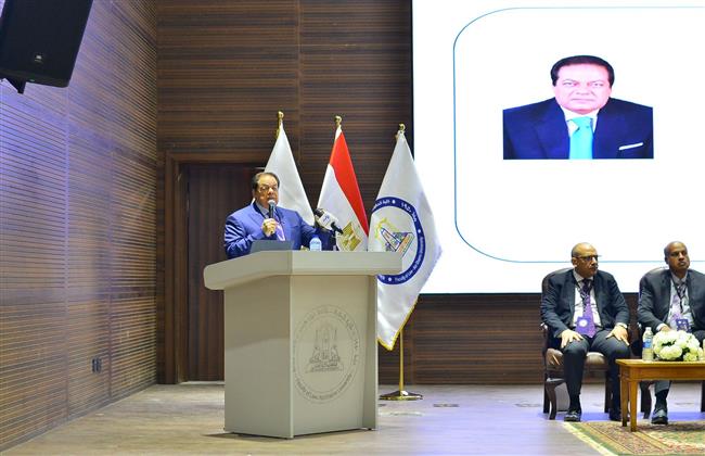 في مؤتمر القانون والطاقة.. أبو العينين: الطاقة لم تعد اقتصادًا فقط بل منظومة قانونية دولية معقدة| صور