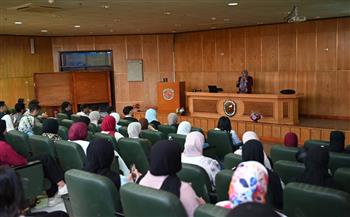 "مهارات الاتصال" في ندوة تدريبية لصناعة قادة الغد جامعة سوهاج الأهلية