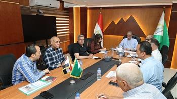 محافظ الجيزة يوجه بدعم المنيب بمعدات إضافية للنظافة وتشكيل لجنة لضبط إشغالات الأكشاك بحي جنوب الجيزة