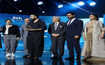 فيلم «عائشة لا تستطيع الطيران» يفوز بالجائزة الكبرى من مهرجان عنابة السينمائي بالجزائر