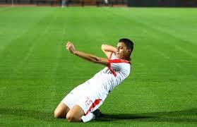 مصطفى محمد يحتفل مع لاعبي الزمالك بلقب الدوري الممتاز