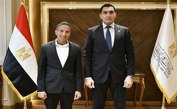 وزير الرياضة يستقبل البطل المصري المشارك في سباق ماراثون الرمال بالمغرب 