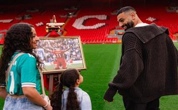 محمد صلاح يصطحب "مكة وكيان" في جلسة وداعية لملعب أنفيلد قبل مغادرة ليفربول| صور  