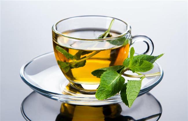 مشروبات طبيعية لهضم الأطعمة الدسمة في العيد