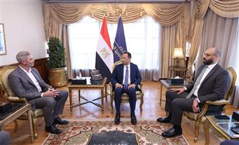 وزير الاتصالات يبحث مع  مسؤولي شركة امازون ويب سيرفيسز خطط التوسع في استثماراتها في مصر