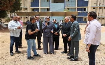 محافظ الوادي الجديد تتفقد أعمال إنشاء المعهد العالي لتكنولوجيا المعلومات والاتصالات  