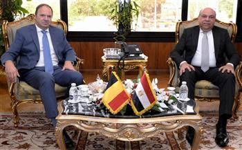 وزير الطيران المدني يبحث مع سفير بلجيكا لدى مصر فرص تعزيز الربط الجوي