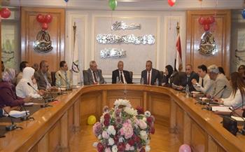 محافظة القاهرة والغرفة التجارية تبحثان تسهيلات تراخيص مراكز تدريب تنمية الموارد البشرية
