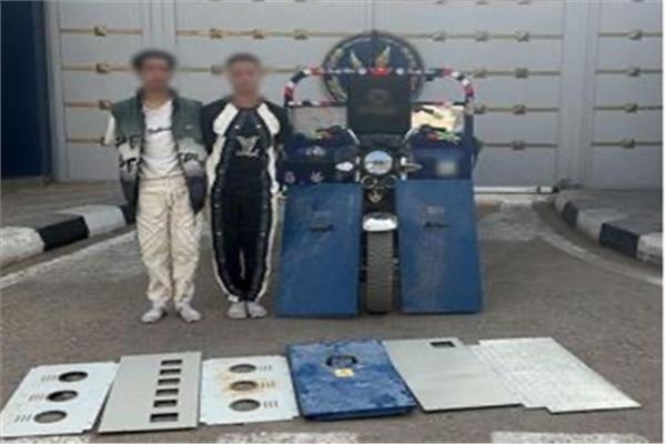 ضبط شخصين لقيامهما بسرقة كشك كهرباء بالقطامية بالقاهرة