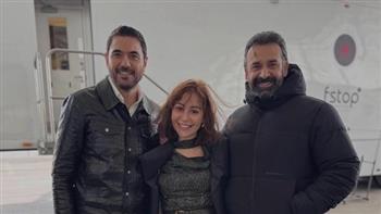 صورة تجمع منة شلبي بكريم عبد العزيز وأحمد عز تثير الجدل حول تعاون فني جديد