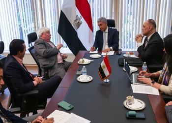 وزير السياحة يستهل زيارته لأمريكا بلقاء منظمي الرحلات