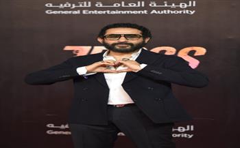 نجوم السينما والغناء يجتمعون في العرض الخاص لفيلم 7DOGS