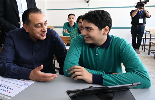 مدبولي يؤكد أهمية تدريس ما يتعلق بالبرمجة والذكاء الاصطناعي والثقافة المالية