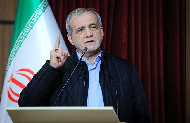 الرئيس الإيران يلتقي قائد الجيش الباكستاني في طهران