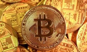 "بيتكوين" تتراجع إلى 74.6 ألف دولار تحت ضغط مخاوف الفائدة والتوترات الجيوسياسية