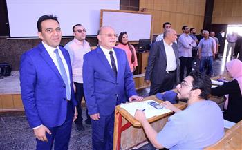رئيس جامعة سوهاج يتفقد أعمال أمتحانات كليات التمريض والهندسة والزراعة